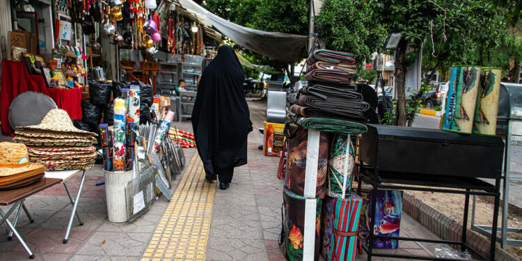 دستور دادستان به شهرداری تبریز برای برخورد سریع با سد معبر مغازهداران