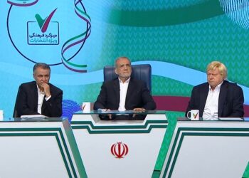 پزشکیان ژست پیروزی گرفت