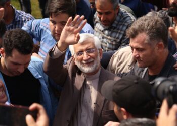 کنایه جلیلی به روحانی در تبریز: